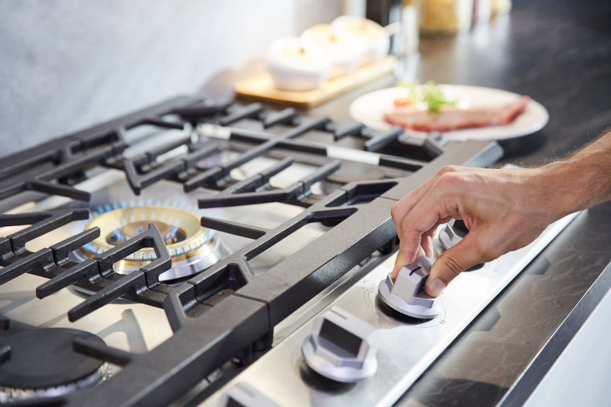 30" Stainless Steel Tri-Ring Gas Cooktop Series | GLS30501