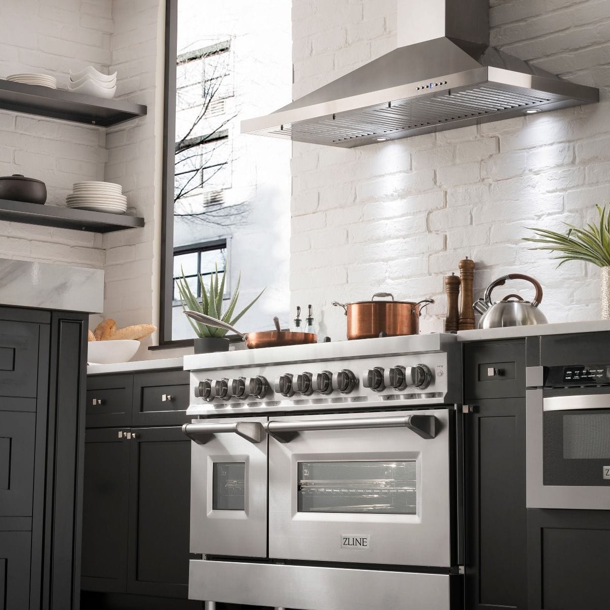 ZLINE 48" Stainless Steel 6.0 cu.ft. 7 Gas Burner/Electric Oven Range with Griddle RA48
